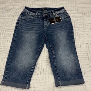 Classic Mid Wash Women’s Cropped Jeans - Unbranded